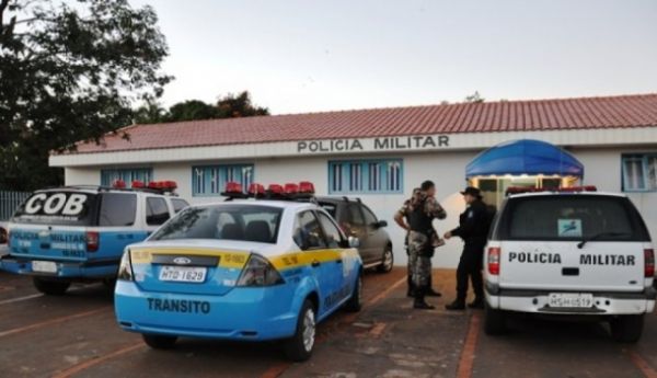 A P.M apreendeu aparelhos de som de três veículos que estavam perturbando o sossegos dos moradores - foto 2