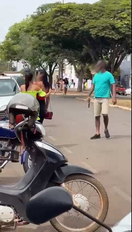 Policial (SOZINHO) a paisana foi fundamental para evitar tragédia. - foto 2