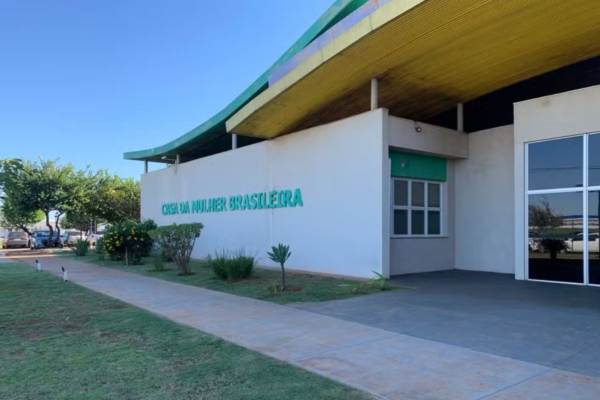 Adolescente de 15 anos pede socorro por mensagens e é resgatada após agressões e cárcere em MS